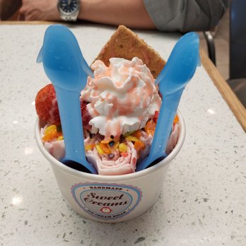 Sweet Creams - Strawberry shortcake - Ice Cream & Frozen Yogurt Near Me - Honolulu, Hawaii Sweet Creams - Strawberry shortcake - Ice Cream & Frozen Yogurt Near Me - Honolulu, Hawaii