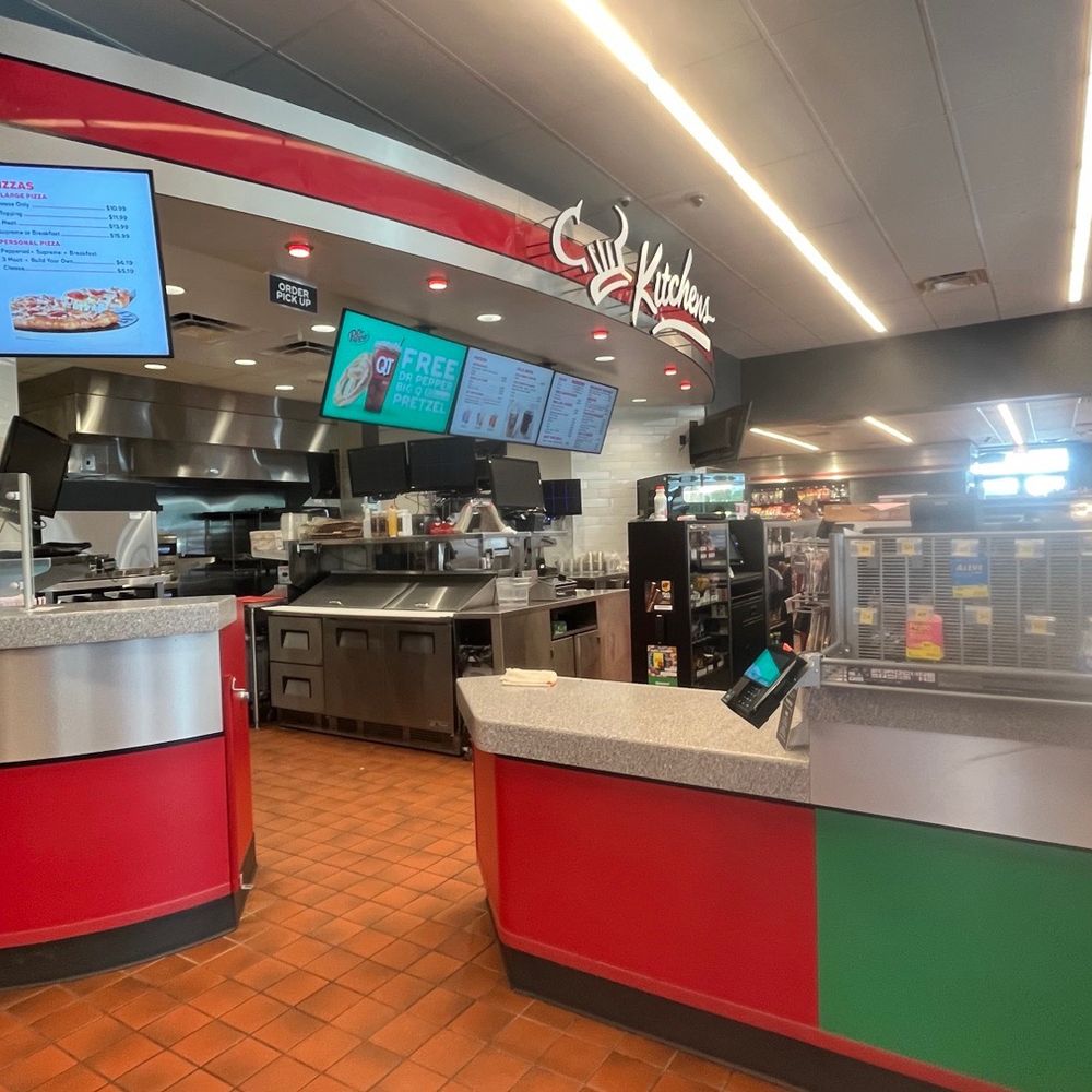 QuikTrip - Kitchen behind cashiers & menu - Fast Food Near Me - Gainesville, Georgia QuikTrip - Kitchen behind cashiers & menu - Fast Food Near Me - Gainesville, Georgia