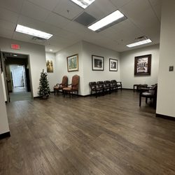 Southern Crescent Medical Clinic - Huge waiting area