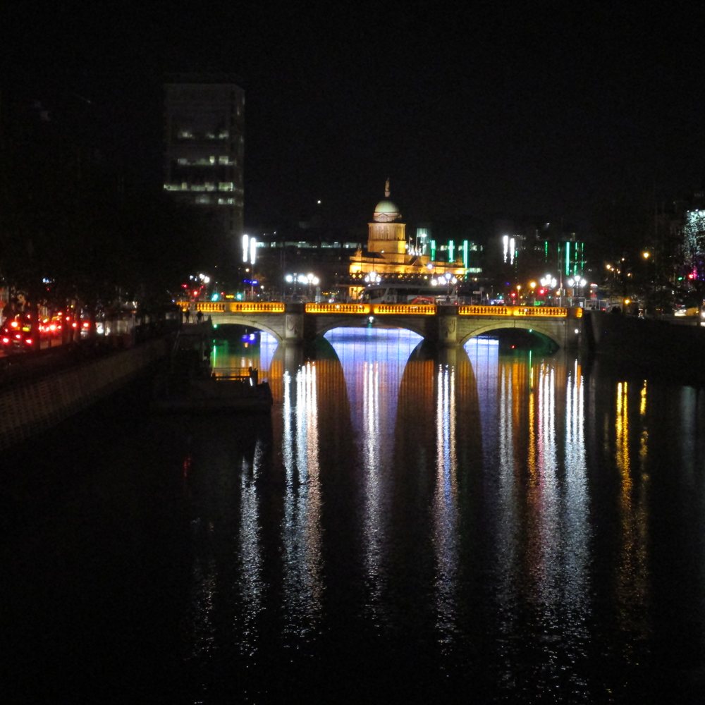 The Ha'penny Bridge - Night view of the Ha'penny Bridge - Landmarks & Historical Buildings Near Me The Ha'penny Bridge - Night view of the Ha'penny Bridge - Landmarks & Historical Buildings Near Me
