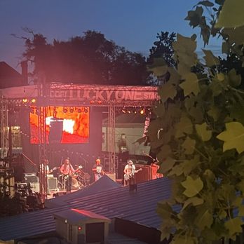 Starland Yard - Food Trucks Near Me - Savannah, Georgia