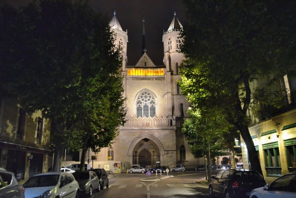 Cathédrale Saint-Bénigne de Dijon by null
