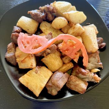 El Chalateco - Yuca Con Chicharrn - Salvadoran Near Me - San Jose, California El Chalateco - Yuca Con Chicharrn - Salvadoran Near Me - San Jose, California