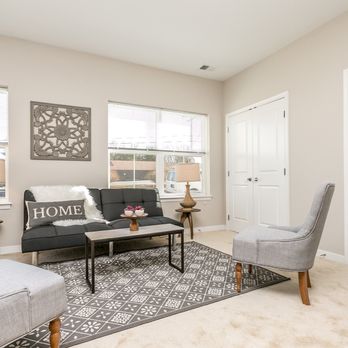 Townes at Pine Orchard - Living Room - Apartments Near Me - Ellicott City, Maryland Townes at Pine Orchard - Living Room - Apartments Near Me - Ellicott City, Maryland