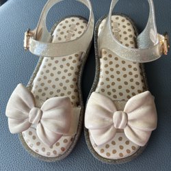 Miracle Instant Shoe Repair - Came to reattach the bow that fell off my daughter's sandals!