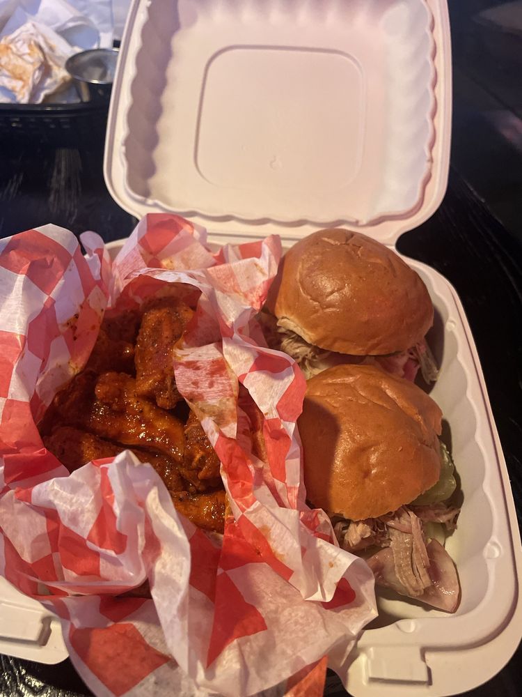 Dillinger's Food & Spirits Image