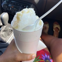 Hawaii Five-Sno - Pina Colada and Wedding cake with sweet cream