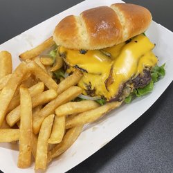 PJ's Grill - Standard bacon cheeseburger with LTO.