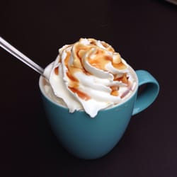 L'Instant Thé - Noisetissimo (nutella, lait chaud, crème chantilly, caramel)
