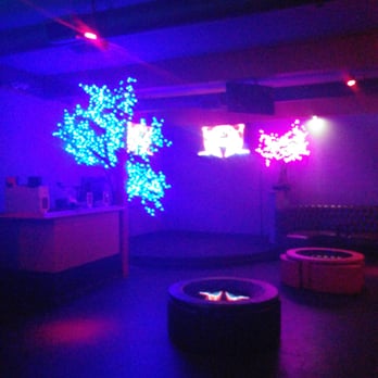 7 Bamboo Lounge - This is the stage where dreams are born and die. Make it happen tonight my friends, make it happen. - Lounges Near Me - San Jose, California