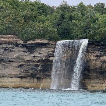 Pictured Rocks National Lakeshore - Waterfall - Parks Near Me - Munising, Michigan Pictured Rocks National Lakeshore - Waterfall - Parks Near Me - Munising, Michigan
