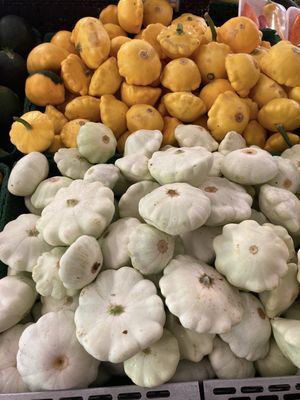Georgia's Farmer's Market by null