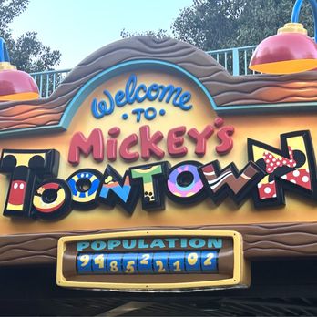 Mickey's Toontown - Entrance to Mickey's TownTown - Amusement Parks Near Me - Anaheim, California