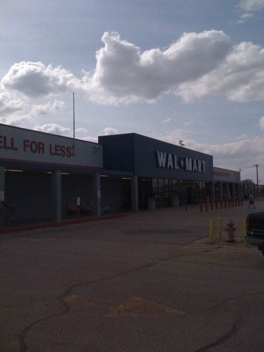 Walmart - Photo 11