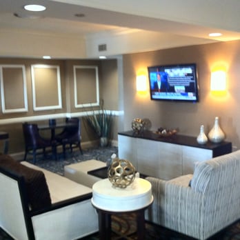 Sheraton Suites Chicago O'Hare - Club room on 11th floor - Hotels Near Me - Rosemont, Illinois