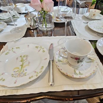 The Living Room - Lovely table setting - Tea Rooms Near Me - Beverly Hills, California The Living Room - Lovely table setting - Tea Rooms Near Me - Beverly Hills, California