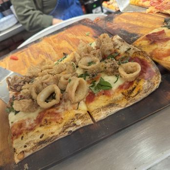 Freddy's Pizza - Calamari. On. Pizza. - Pizza Near Me - Cicero, Illinois