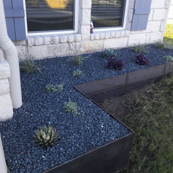 Austin Gardeners - Flower beds. - Landscaping Near Me - Pflugerville, Texas