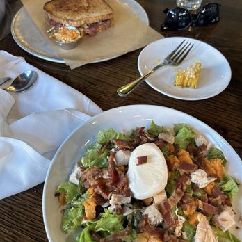 The Pickled Peach - Burrata salad, eaten lemon bar, Rueben - New American Near Me - Davidson, North Carolina