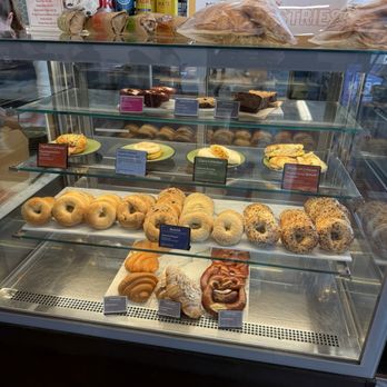 Edmonds Cafe - Bagels and pastries - Cafes Near Me - Berkeley, California