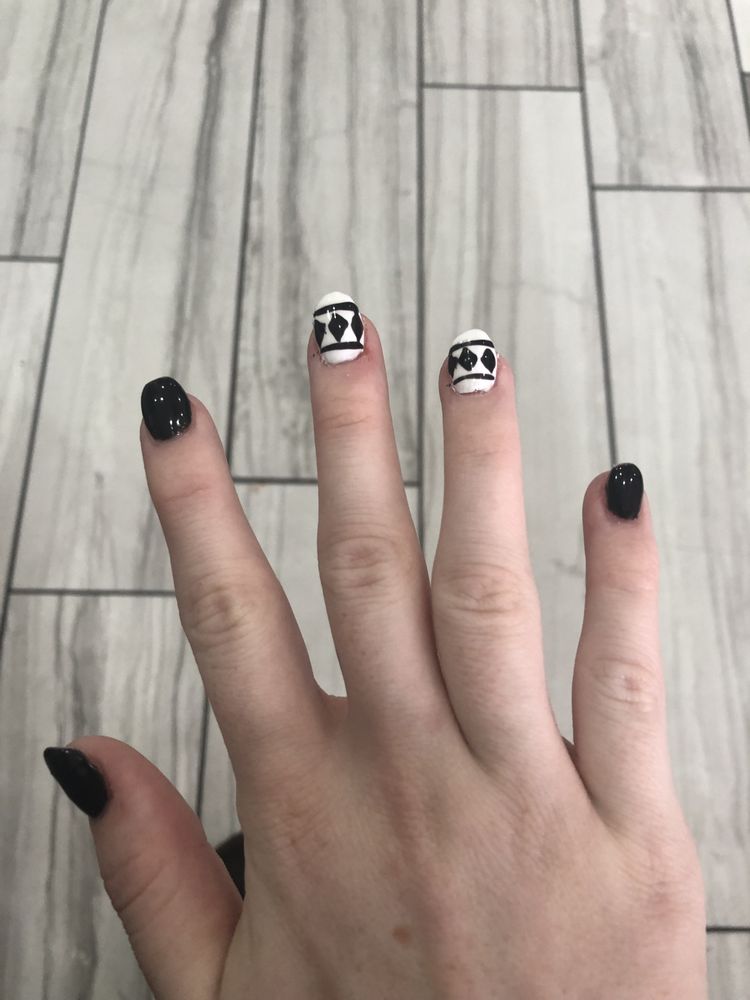 Pearl Nails and Spa
