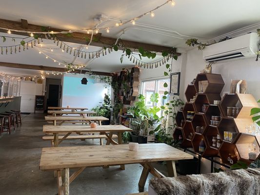 Honeytree Meadery by null
