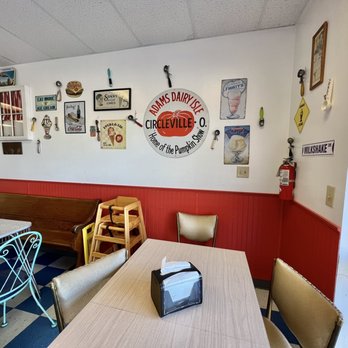 Nancy's Scoops - Seating - Ice Cream & Frozen Yogurt Near Me - Lancaster, Ohio