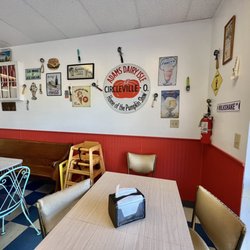 Nancy's Scoops - Seating