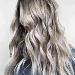 Samantha Richards Stylist - This is the color I asked for VS the photos of what she did