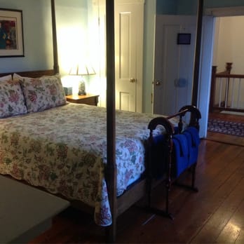 Briar Patch Bed & Breakfast Inn - hyacinth room - Bed & Breakfast Near Me - Middleburg, Virginia Briar Patch Bed & Breakfast Inn - hyacinth room - Bed & Breakfast Near Me - Middleburg, Virginia