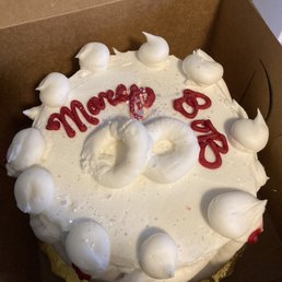 I was disappointed in the decorating of this cake. The two circles are supposed to be wedding bands. The cake decorating in general was poor