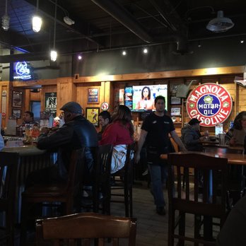Famous Dave's Bar-B-Que - Bar Area - Barbeque Near Me - Tukwila, Washington Famous Dave's Bar-B-Que - Bar Area - Barbeque Near Me - Tukwila, Washington
