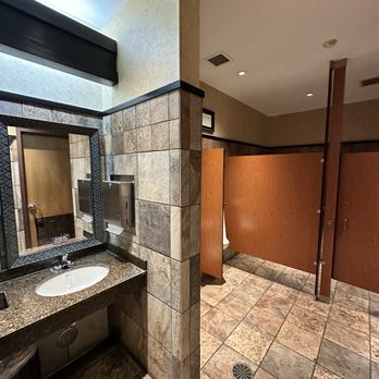 LongHorn Steakhouse - Restroom - Steakhouses Near Me - Flanders, New Jersey LongHorn Steakhouse - Restroom - Steakhouses Near Me - Flanders, New Jersey