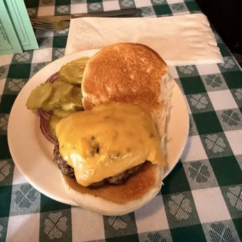 J.G. Melon - Cheeseburger - American Near Me - New York, New York