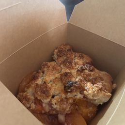 Peach and Cream Cheese Crumble