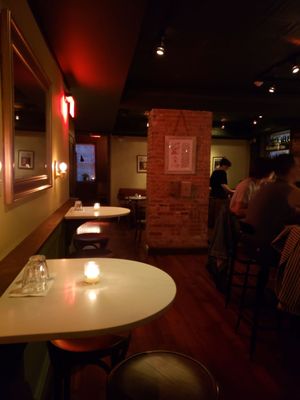 Le Caveau by null