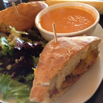 Süp - Steak baguette with tomato bisque - Sandwiches Near Me - Reno, Nevada Süp - Steak baguette with tomato bisque - Sandwiches Near Me - Reno, Nevada