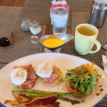 London Bistro - Eggs Benedicto 5 stars service top shelf years eating here - Mexican Near Me - Cabo San Lucas, BCS London Bistro - Eggs Benedicto 5 stars service top shelf years eating here - Mexican Near Me - Cabo San Lucas, BCS