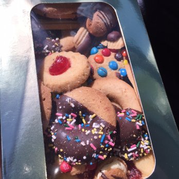Roeser's Bakery - I hope this is the gold at the end of every rainbow. - Bakeries Near Me - Chicago, Illinois