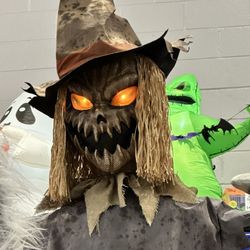 Lowe's Home Improvement - Creepy Scarecrow.