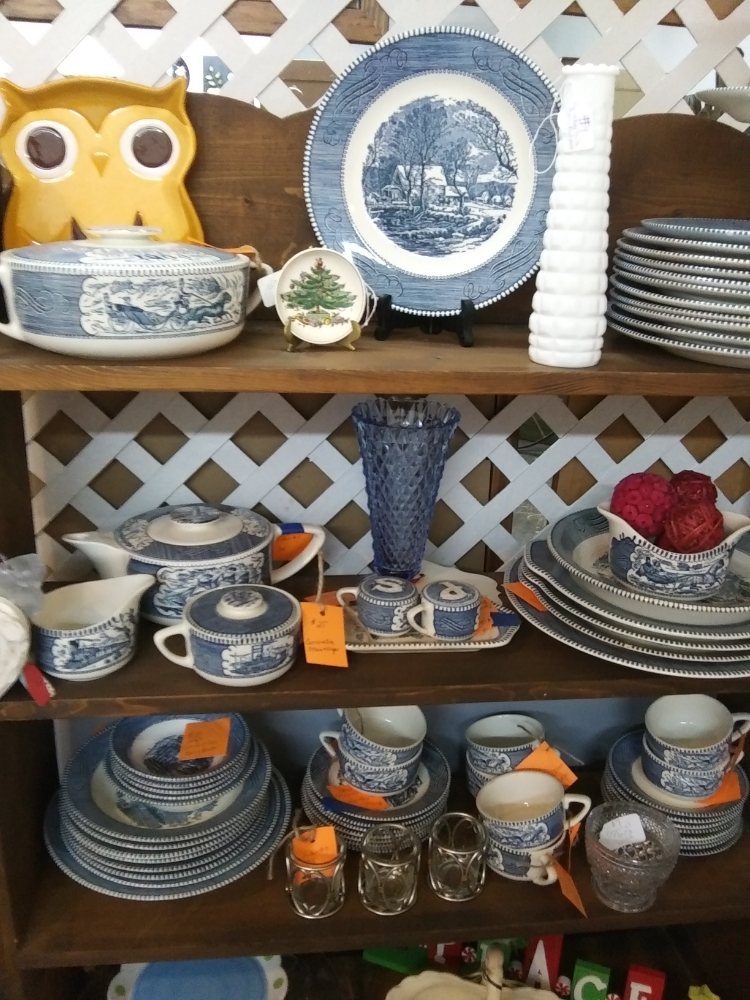 Front Street Finds Logo