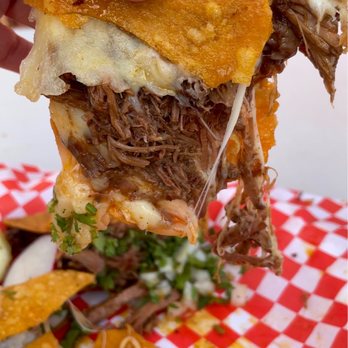La Mamalona Birria - Food Trucks Near Me - Westminster, California