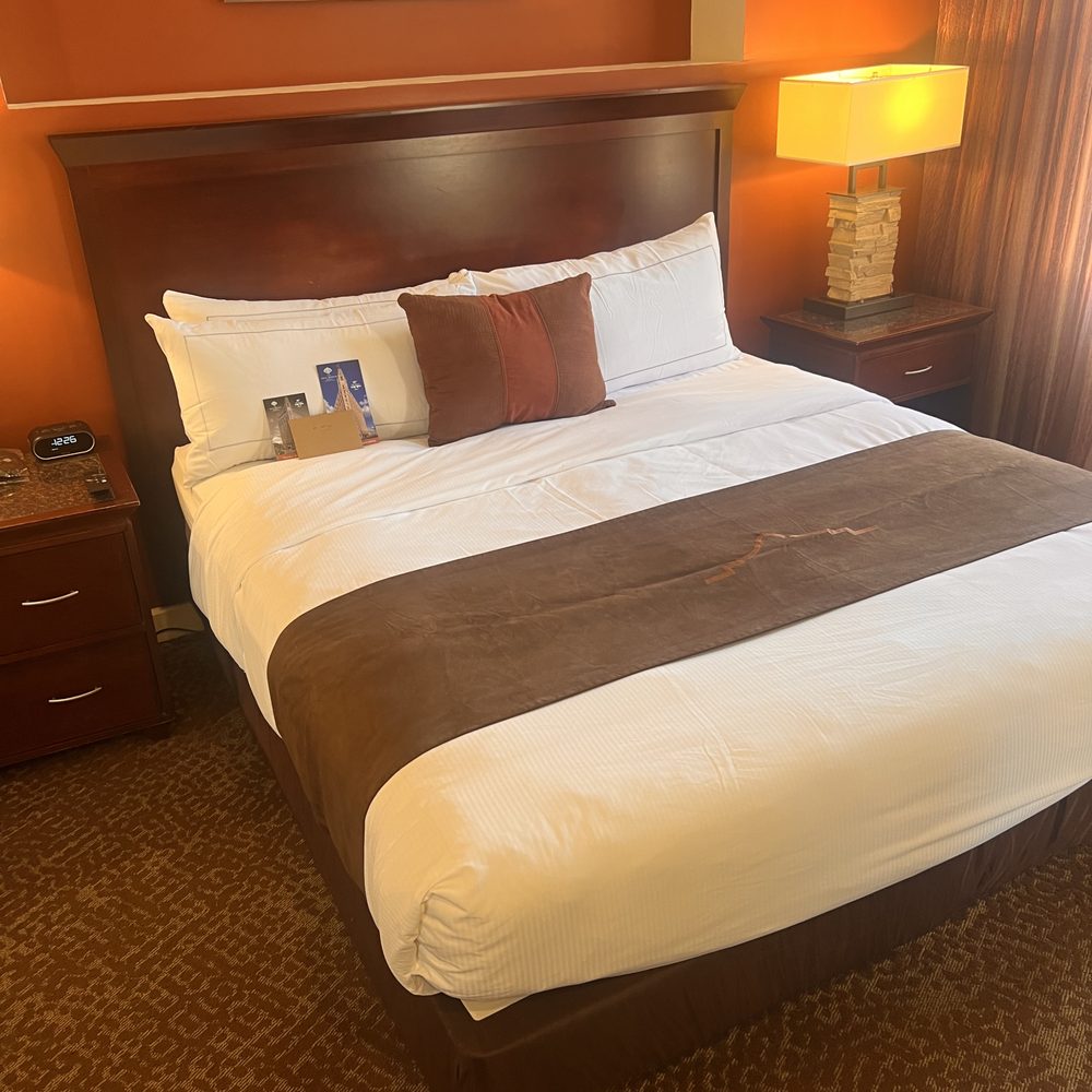 Emily Morgan - A DoubleTree by Hilton - Hotels Near Me - San Antonio, Texas Emily Morgan - A DoubleTree by Hilton - Hotels Near Me - San Antonio, Texas