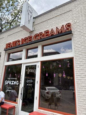 Jeni's Splendid Ice Creams by null