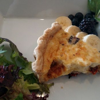 Romancing the Bean Cafe - Veggie quiche - Coffee & Tea Near Me - Burbank, California