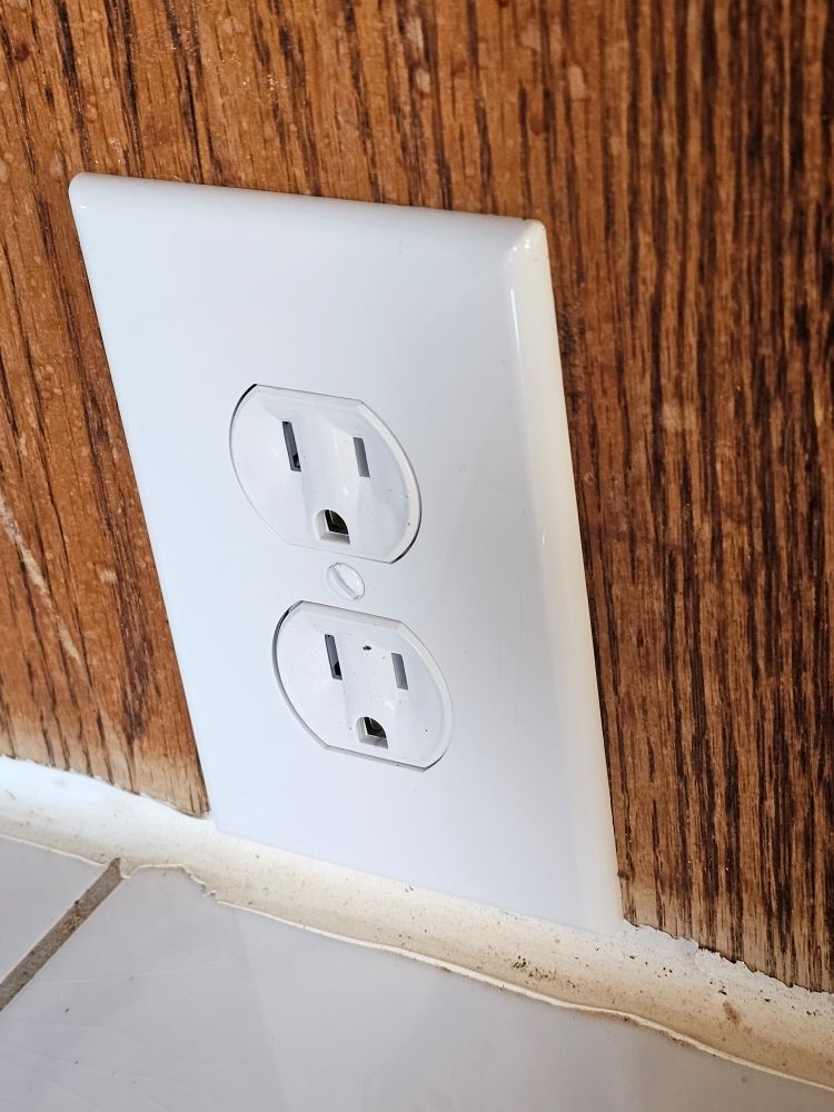 Slide of Maynor's Electrical And Patios