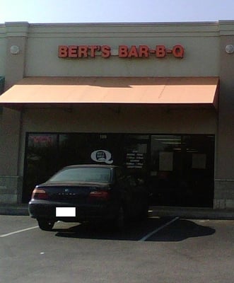 Bert's BBQ by null