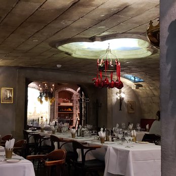 Restaurant King's Cave - Wine Bars Near Me - Zürich, ZH Restaurant King's Cave - Wine Bars Near Me - Zürich, ZH