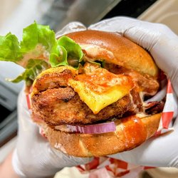 CleaveLand Grill - Strongsville - Grilled chicken sandwich with the works