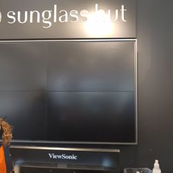 Sunglass Hut